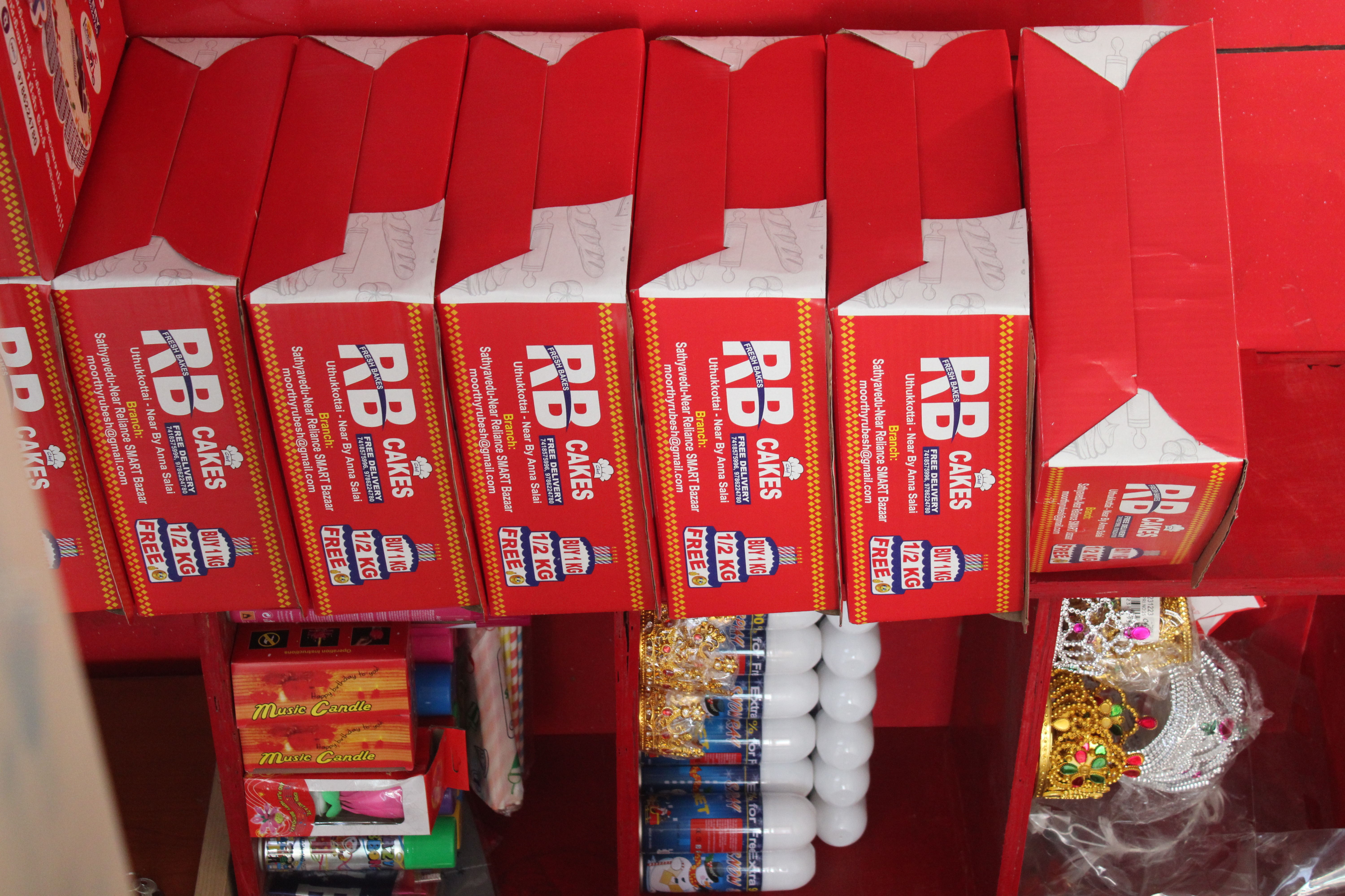 RB Cakes packaging boxes